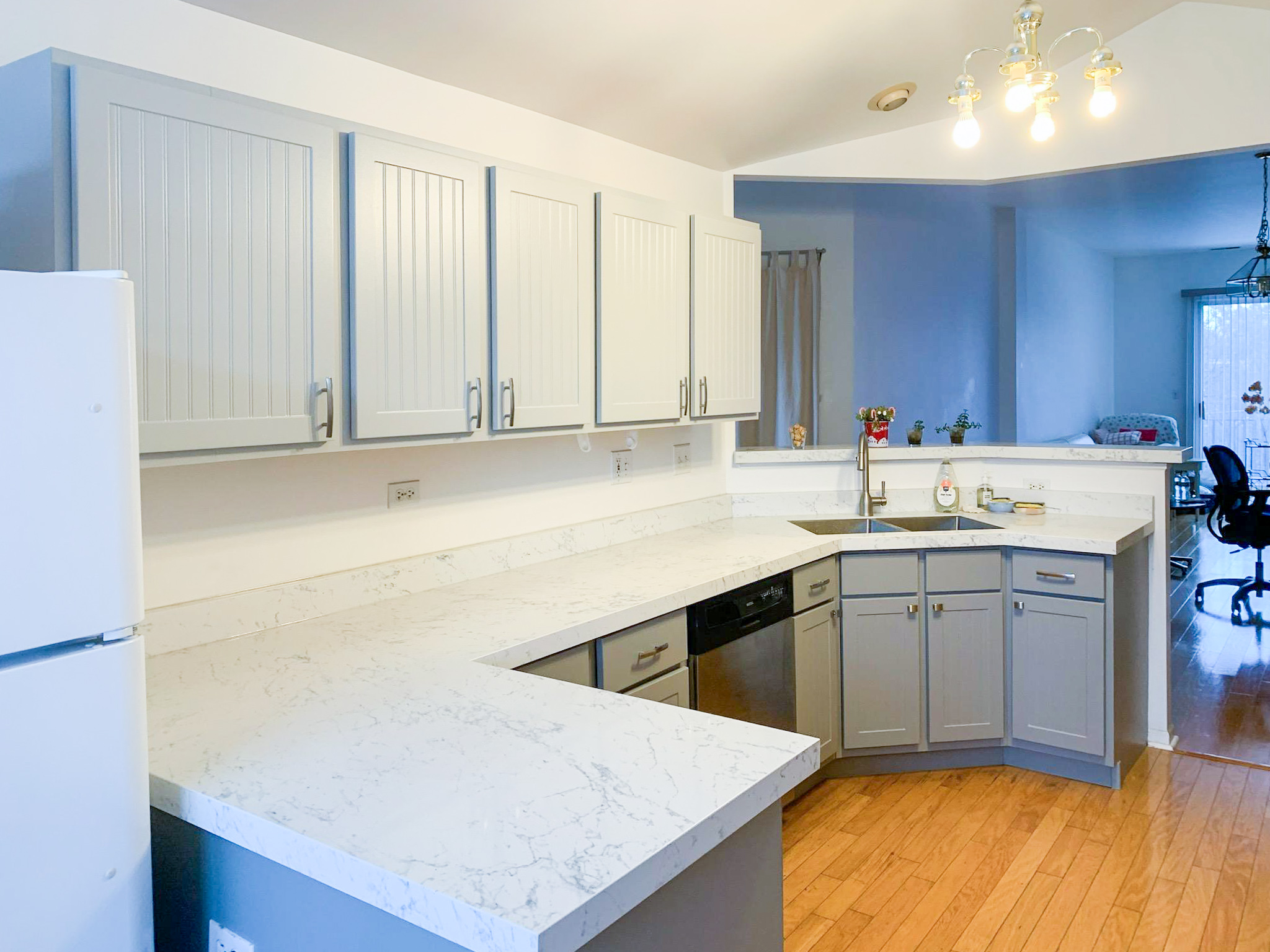 Elegant Carrara Marble Countertops and Modern Cabinet Refacing in Elk Grove Village